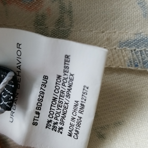 XS - Light Floral Shorts - Urban Behavior - Picture 5 of 5